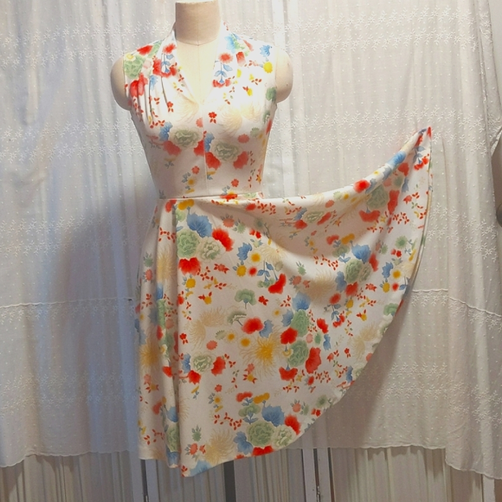 Vintage Sears Midi length white/Floral Dress fit and flare Size 8 petite